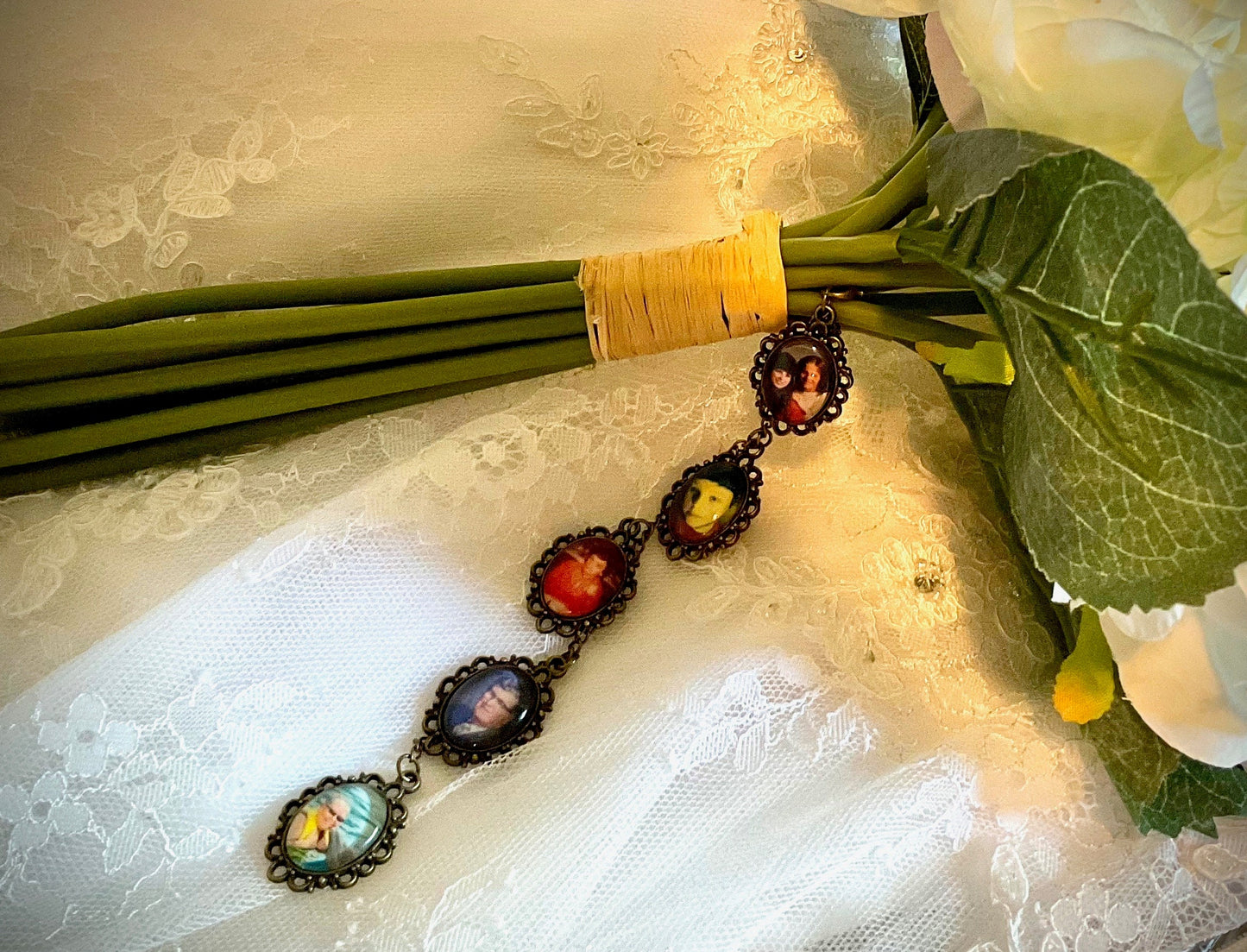 Bouquet Memorial Photo Charm Chain, Custom Bouquet Charm, Wedding Memo –  Something Sally Co.